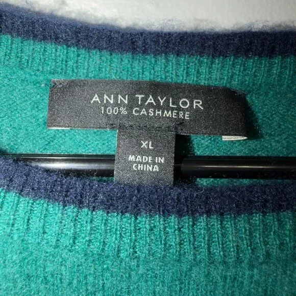 Ann Taylor Green Knit Cashmere Sweater Size XL Lightweight Crewneck Soft Classic - Picture 3 of 6